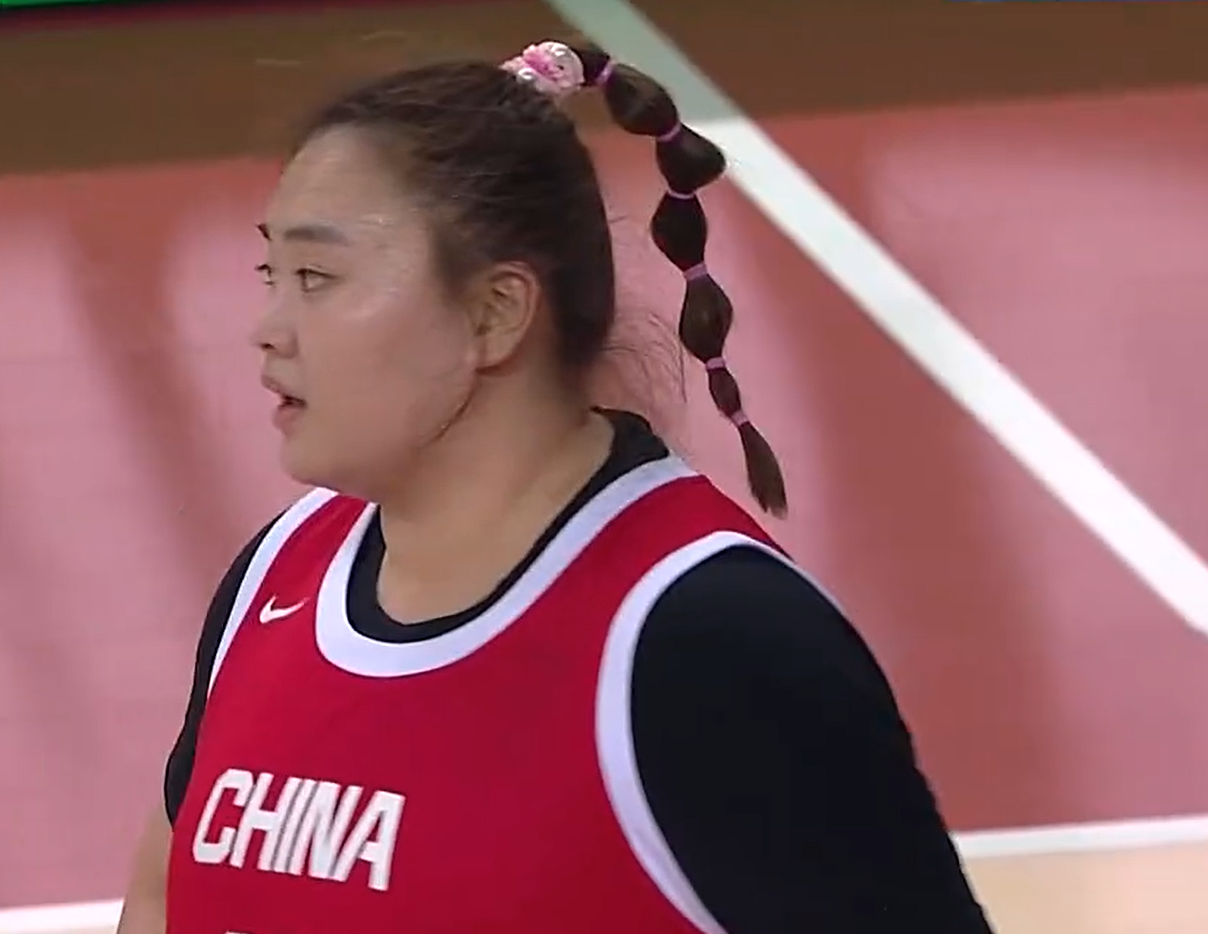 开云APP-失望！3场比赛仅得2分，球迷：世界杯别带她了，将名额给刘禹彤吧