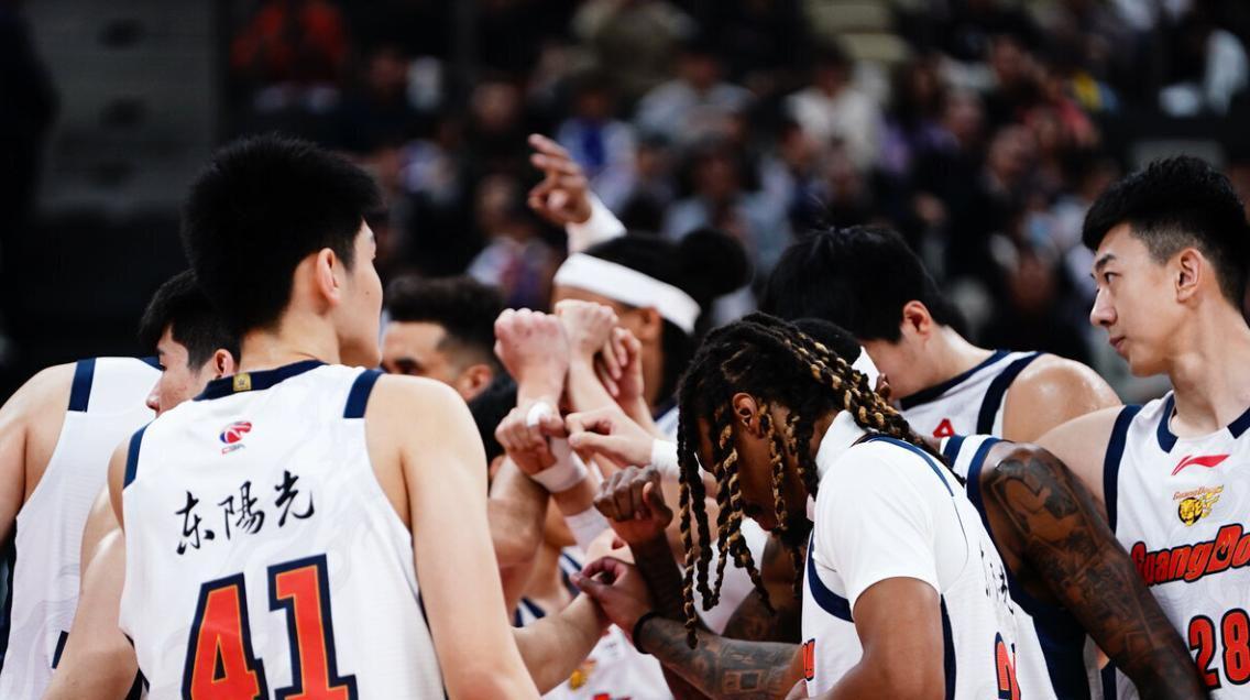 开云-CBA季后赛格局巨变！上海展露冠军相，3大热门因伤跌出争冠行列？